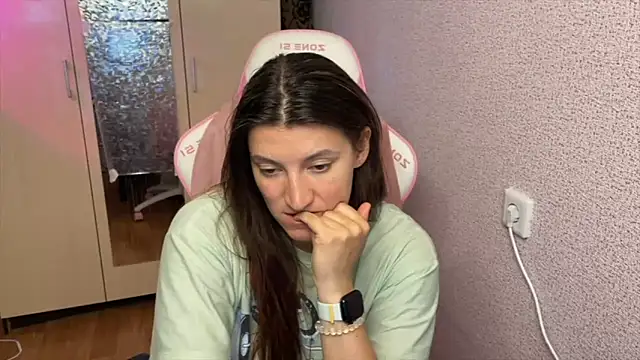 Snapshot of Katrin__kiss chatting on April 28, 2026, 5:40 pm Katrin kiss online show from April 28, 2026, 5:40 pm
