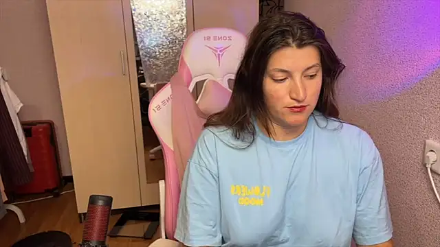 Katrin  kiss online show from July 8, 2026, 5:17 pm