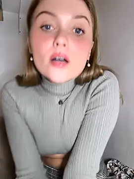 Goldloeckchen159 online show from October 2, 2025, 5:31 pm