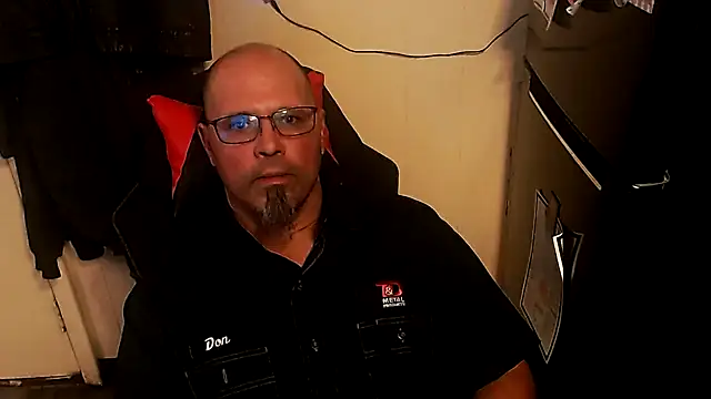 KrazyLegz online show from October 24, 2025, 9:00 pm