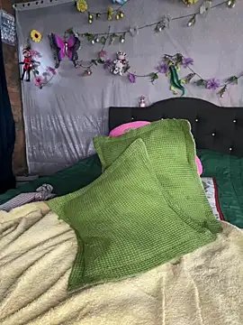 NinaGauther online show from April 1, 2026, 4:15 pm