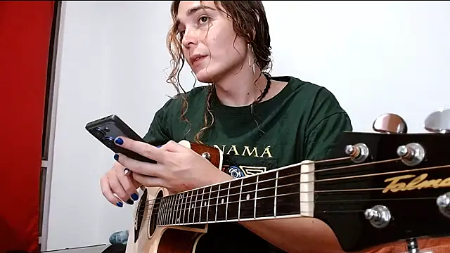 Catnessa online show from December 3, 2025, 1:02 am