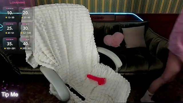 Snapshot of MilaSecrett chatting on December 11, 2024, 5:37 pm MilaSecrett online show from December 11, 2024, 5:37 pm