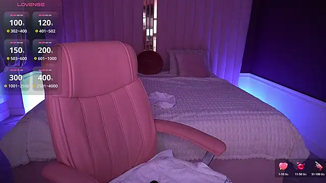 MilaSecrett online show from November 12, 2025, 2:06 pm