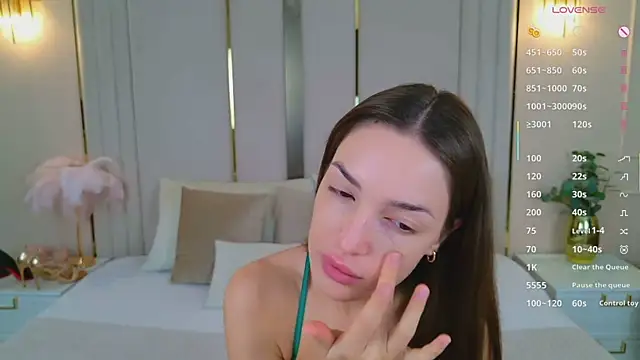 BellaHalles online show from January 13, 2026, 5:24 am