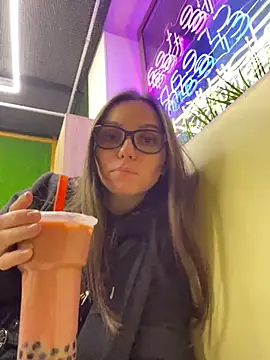 Snapshot of Jinna_milli chatting on March 7, 2025, 4:00 pm Jinna milli online show from March 7, 2025, 4:00 pm