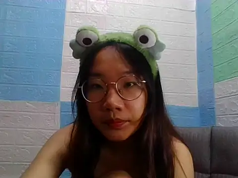 Snapshot of Nanoko chatting on September 30, 2025, 1:27 pm Nanoko online show from September 30, 2025, 1:27 pm