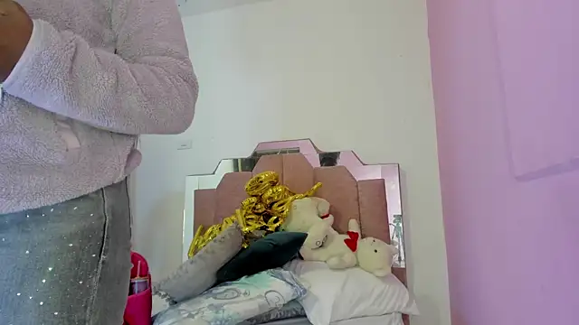 LoveQueen2 online show from March 15, 2025, 11:29 am