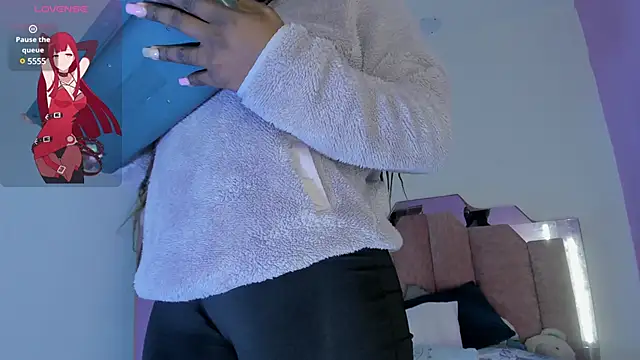 LoveQueen2 online show from March 21, 2025, 11:44 am