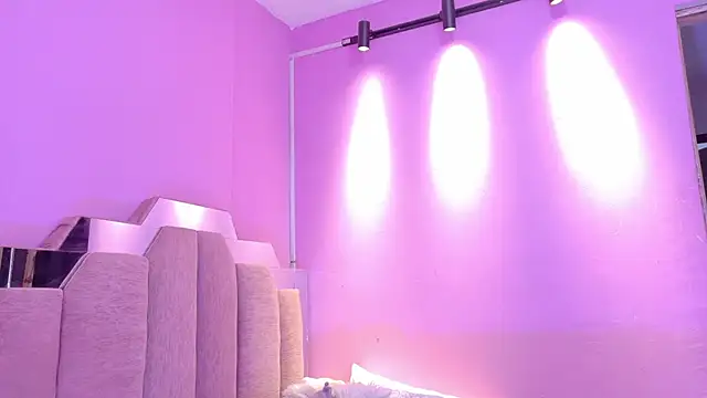 LoveQueen2 online show from June 27, 2026, 11:37 am