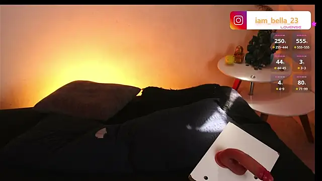 yourtoybella online show from November 25, 2025, 6:52 pm