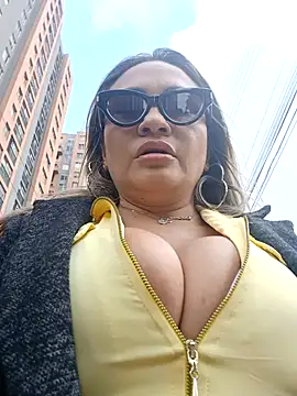 Afroditecash online show from December 17, 2025, 6:58 pm