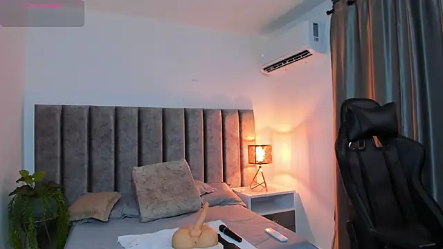 SamanthaSmithx online show from October 4, 2025, 12:19 am