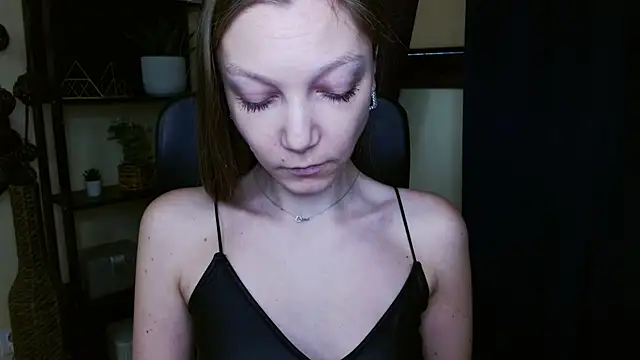 EmillyPlay online show from February 21, 2026, 7:20 am