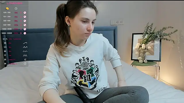 DonnaBurkee online show from February 2, 2025, 4:11 pm