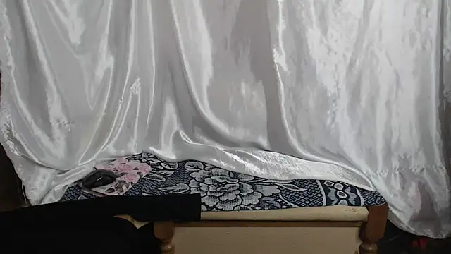 Snapshot of Burberrry_ chatting on February 10, 2026, 8:13 pm Burberrry online show from February 10, 2026, 8:13 pm