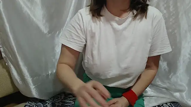 Snapshot of Burberrry_ chatting on February 13, 2026, 4:52 am Burberrry online show from February 13, 2026, 4:52 am