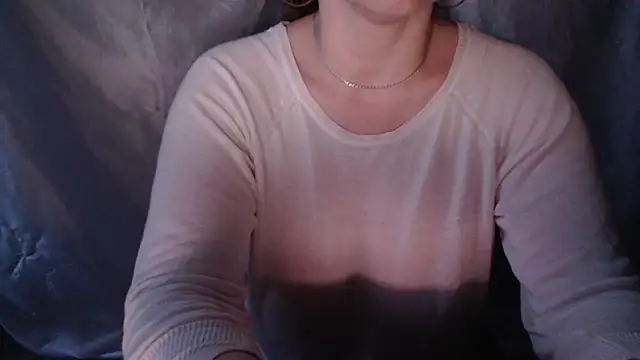 Burberrry  online show from May 8, 2026, 6:02 pm