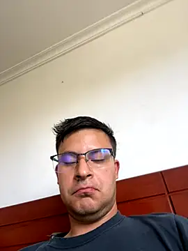 Snapshot of Nicolds14 chatting on November 8, 2025, 7:23 pm Nicolds14 online show from November 8, 2025, 7:23 pm