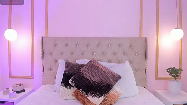 ivy collins online show from April 21, 2026, 5:06 pm