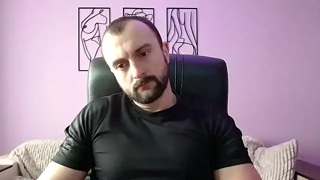 brindlefly6969 online show from February 17, 2025, 12:16 pm