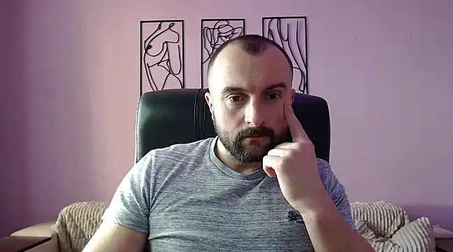 brindlefly6969 online show from February 24, 2025, 11:43 am