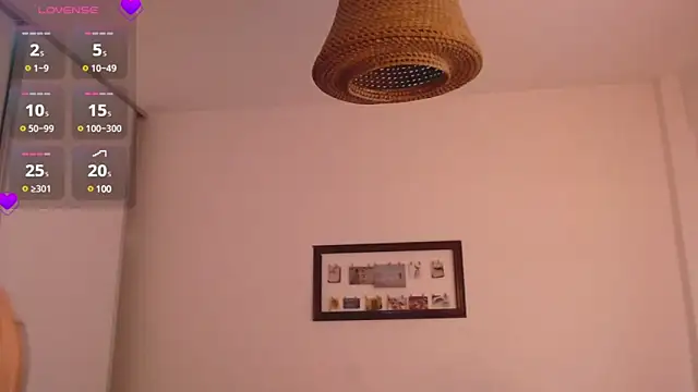 Snapshot of Your_Hand_In_mine chatting on December 12, 2024, 10:09 pm Your Hand In mine online show from December 12, 2024, 10:09 pm