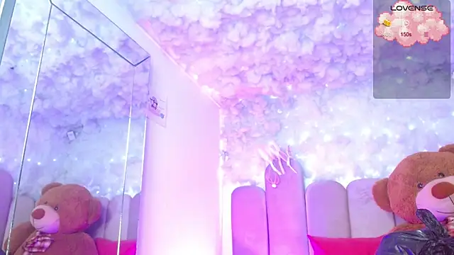 puca ebony online show from December 22, 2025, 4:37 pm