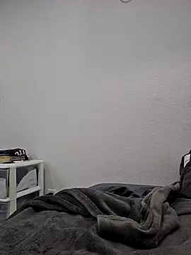 Iliketocooksquirt25 online show from September 17, 2025, 3:08 am