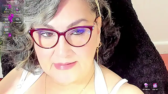 cataleya mom online show from November 26, 2025, 4:02 am