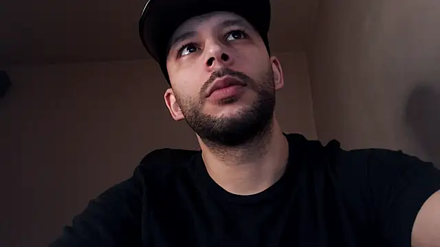 henryaxe online show from November 5, 2025, 2:28 pm