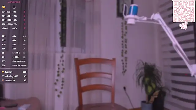 Freakcute  online show from February 11, 2026, 5:07 pm