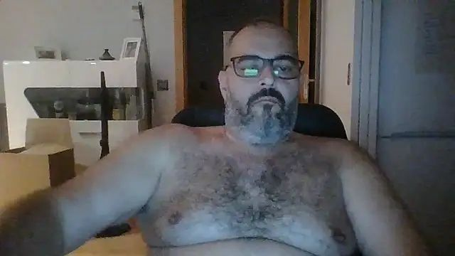 templar2303 online show from October 21, 2025, 9:04 pm