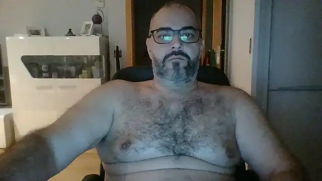 templar2303 online show from December 5, 2025, 4:47 pm