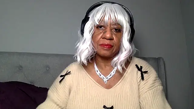 BreanaDivine online show from January 9, 2025, 4:08 am