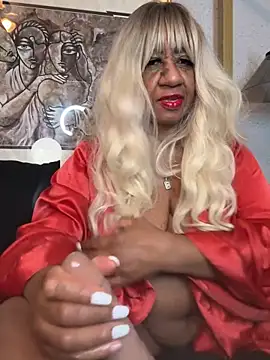 Snapshot of BreanaDivine chatting on February 4, 2026, 7:14 am BreanaDivine online show from February 4, 2026, 7:14 am