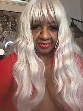 Snapshot of BreanaDivine chatting on March 6, 2026, 6:43 am BreanaDivine online show from March 6, 2026, 6:43 am