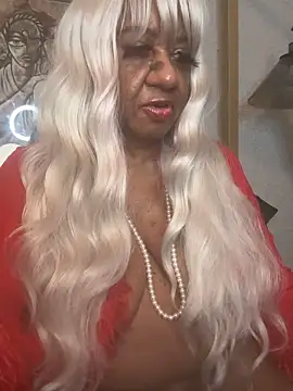 Snapshot of BreanaDivine chatting on March 9, 2026, 5:00 am BreanaDivine online show from March 9, 2026, 5:00 am