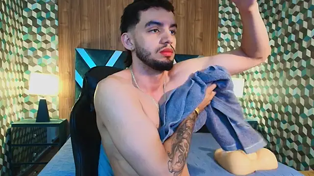 Michael magno online show from October 31, 2025, 10:00 pm