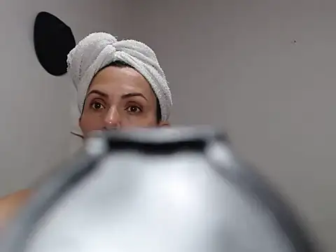 Chantal hott online show from January 20, 2025, 9:11 pm