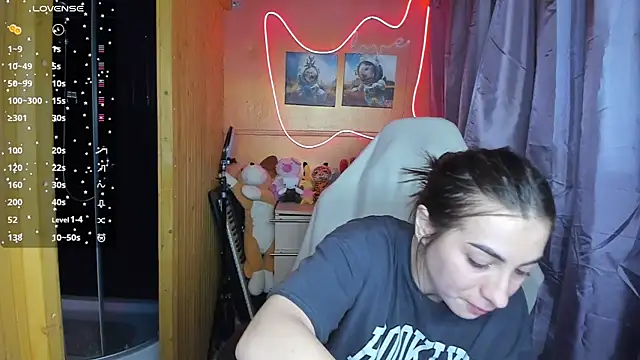 Snapshot of Fiery_Brunette_ chatting on February 24, 2025, 6:49 am Fiery Brunette online show from February 24, 2025, 6:49 am