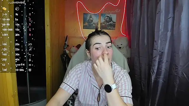 Snapshot of Fiery_Brunette_ chatting on February 28, 2025, 11:25 am Fiery Brunette online show from February 28, 2025, 11:25 am