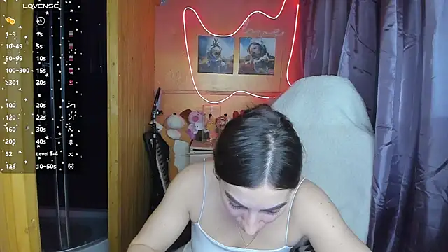 Snapshot of Fiery_Brunette_ chatting on March 21, 2025, 4:17 am Fiery Brunette online show from March 21, 2025, 4:17 am