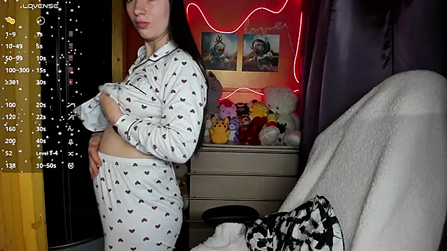 Snapshot of Fiery_Brunette_ chatting on September 25, 2025, 3:32 am Fiery Brunette online show from September 25, 2025, 3:32 am