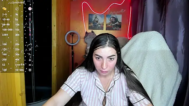 Snapshot of Fiery_Brunette_ chatting on October 6, 2025, 12:13 pm Fiery Brunette online show from October 6, 2025, 12:13 pm