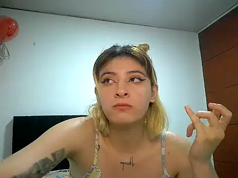 Snapshot of Mia_foster1 chatting on May 27, 2026, 1:57 am Mia foster1 online show from May 27, 2026, 1:57 am