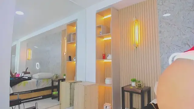 sabrina shark  online show from December 1, 2025, 2:38 am