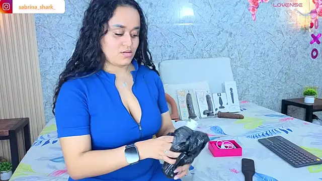 Snapshot of sabrina_shark_ chatting on February 3, 2026, 3:26 am sabrina shark online show from February 3, 2026, 3:26 am