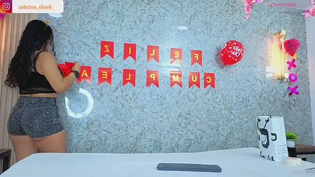 Snapshot of sabrina_shark_ chatting on February 5, 2026, 1:32 am sabrina shark online show from February 5, 2026, 1:32 am