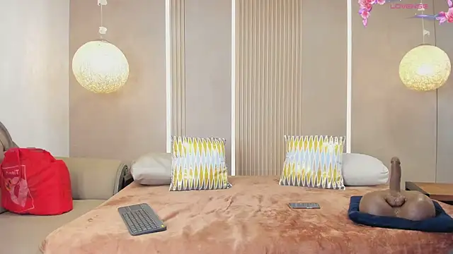 Snapshot of sabrina_shark_ chatting on February 25, 2026, 1:37 am sabrina shark online show from February 25, 2026, 1:37 am